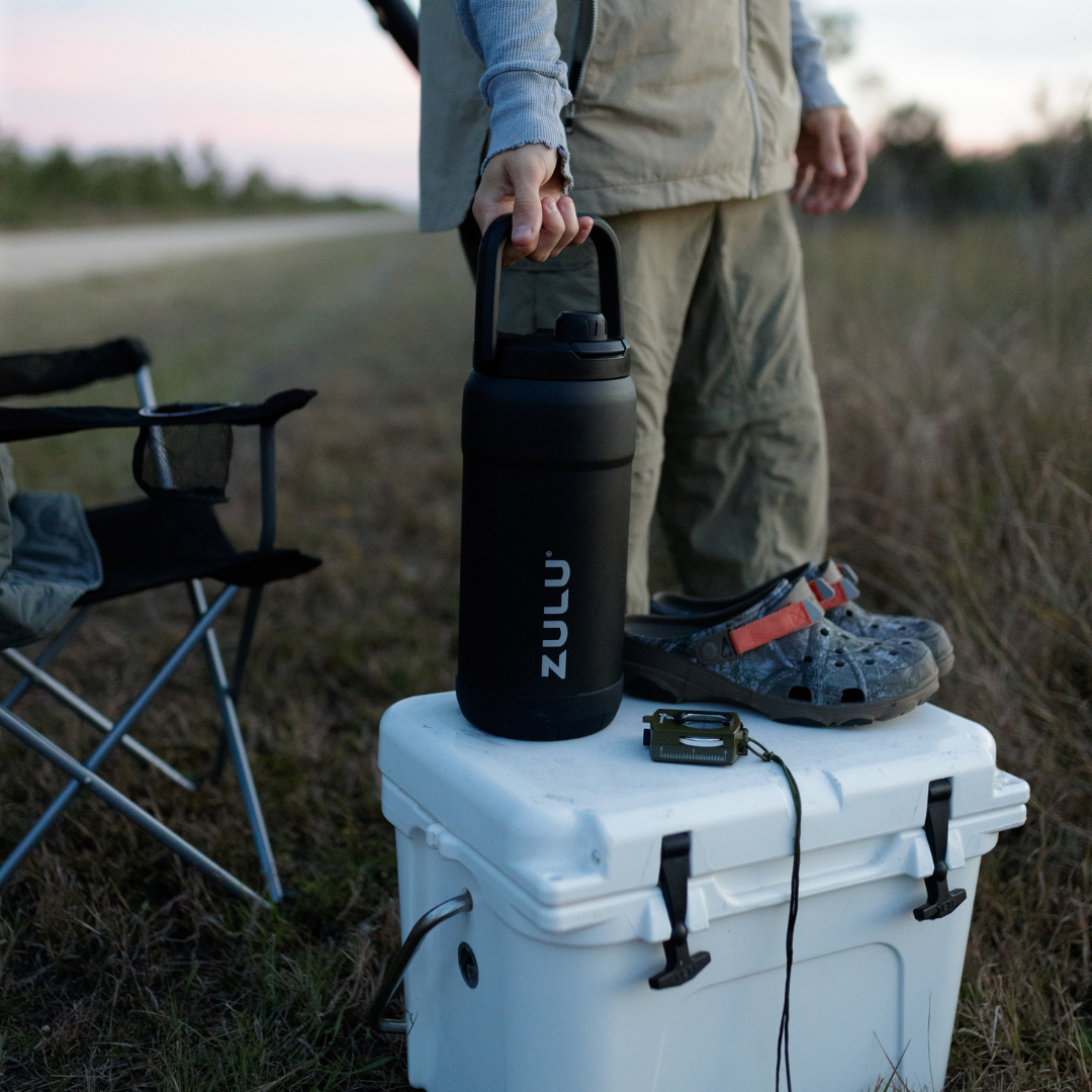 goals-mammoth-101oz-stainless-steel-bottle-i9 GoalsMammothBlackLifestyle.png